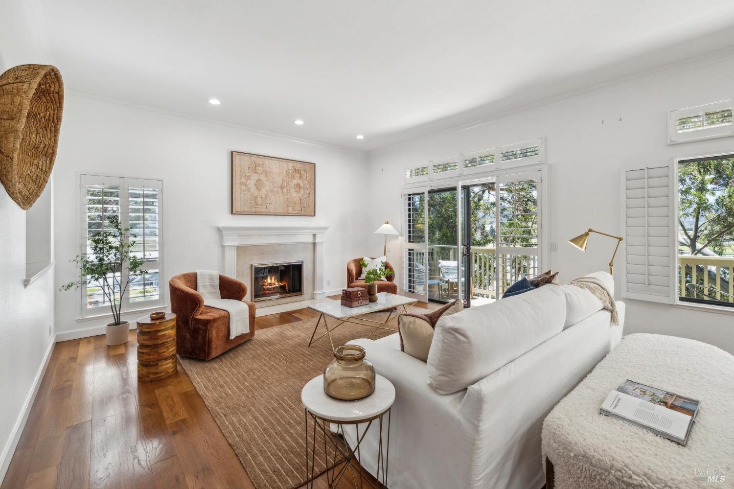 64 Eucalyptus Knoll St