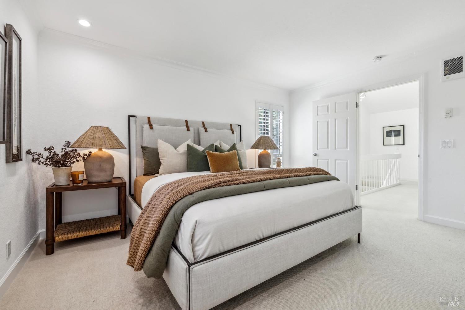 64 Eucalyptus Knoll St