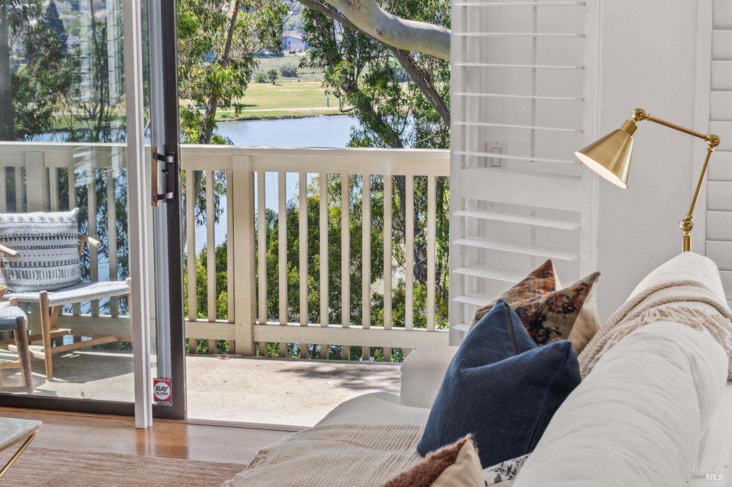 64 Eucalyptus Knoll St