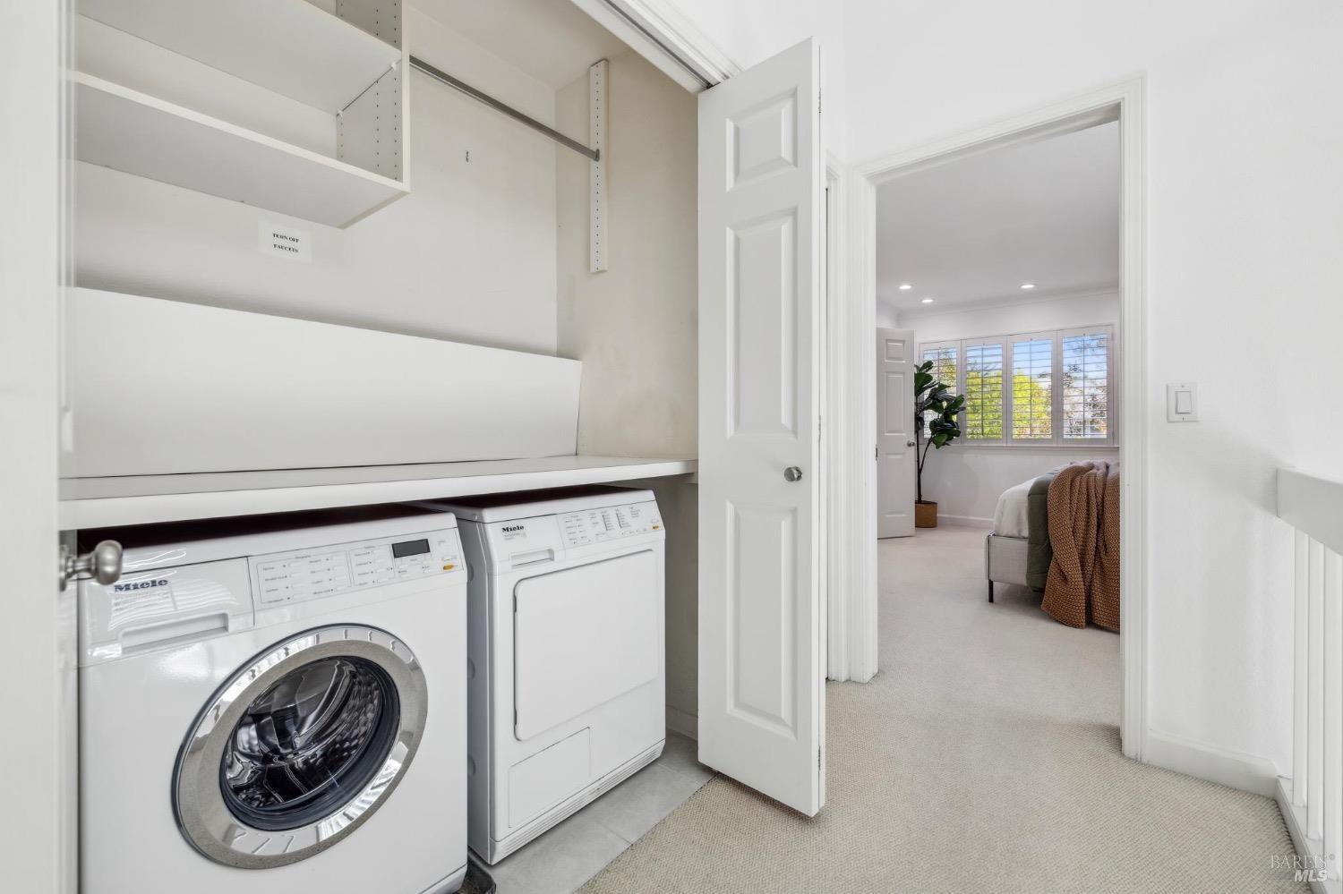 64 Eucalyptus Knoll St