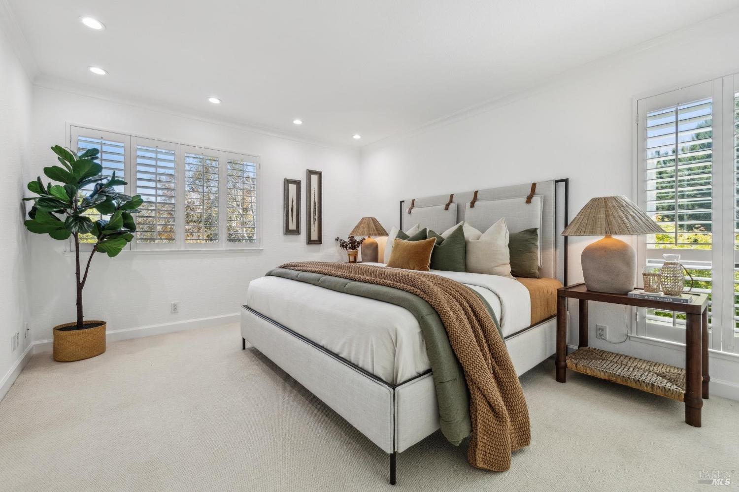 64 Eucalyptus Knoll St