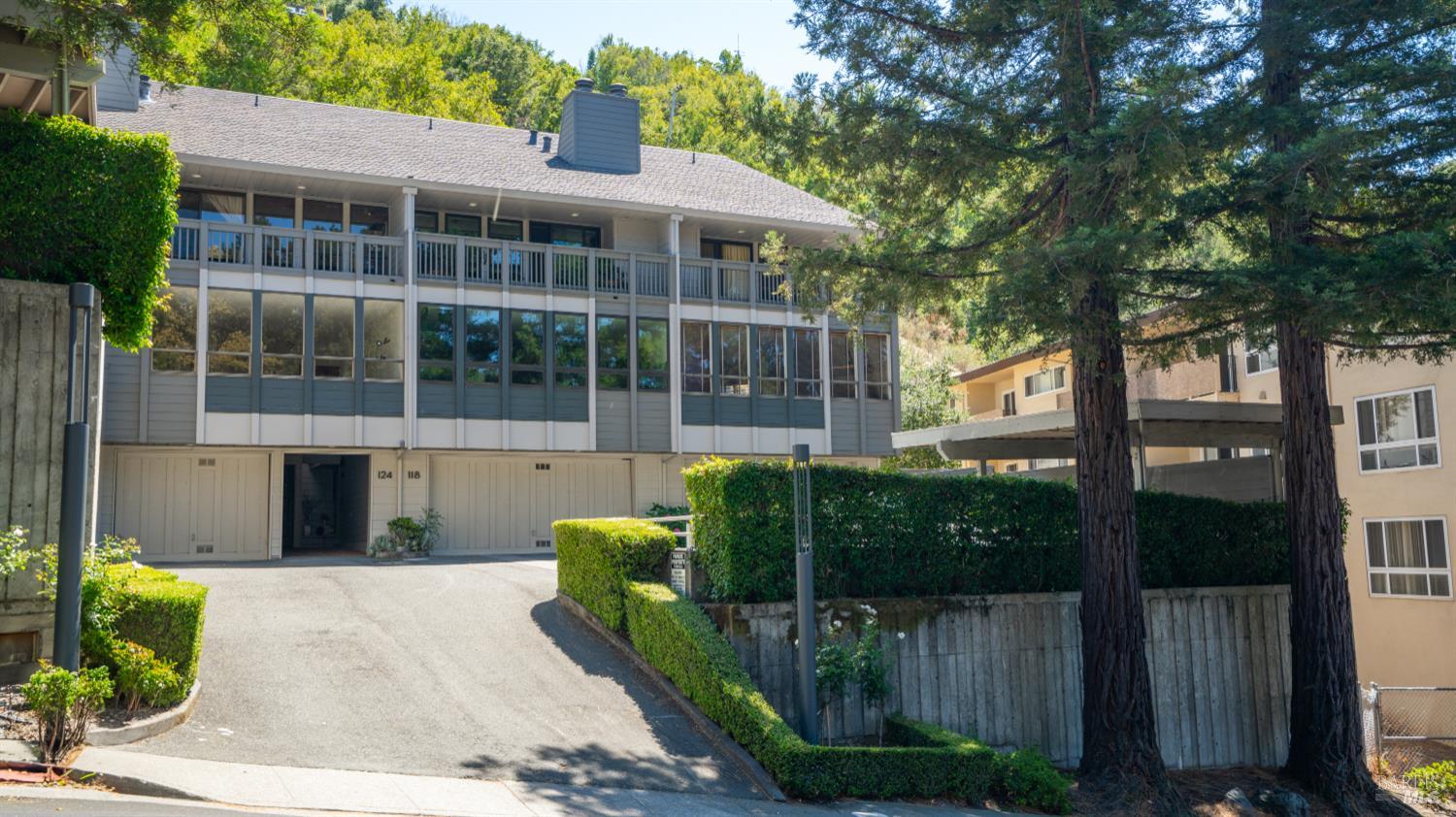 124 Professional Center Pkwy