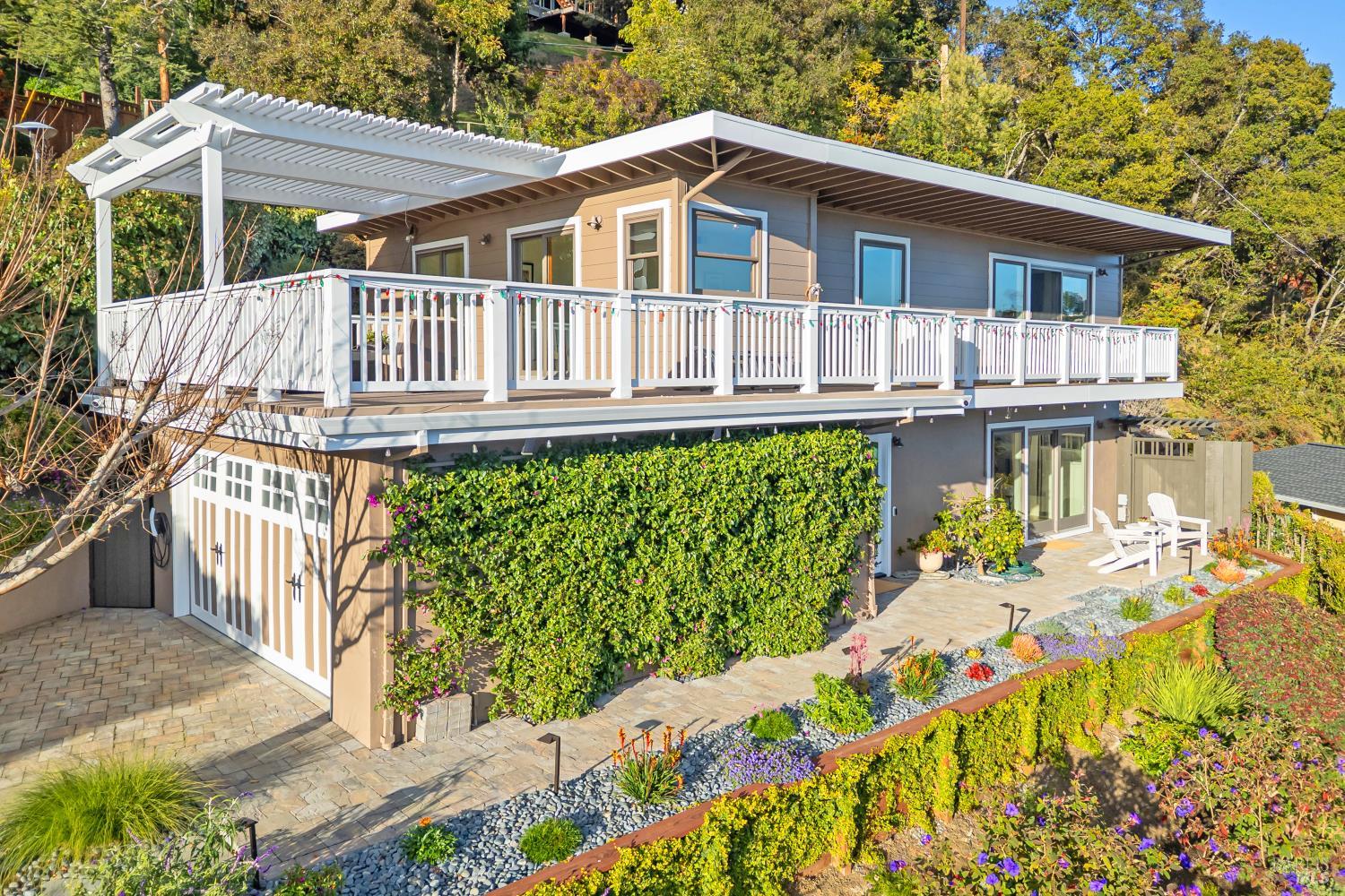 215 Bretano Way