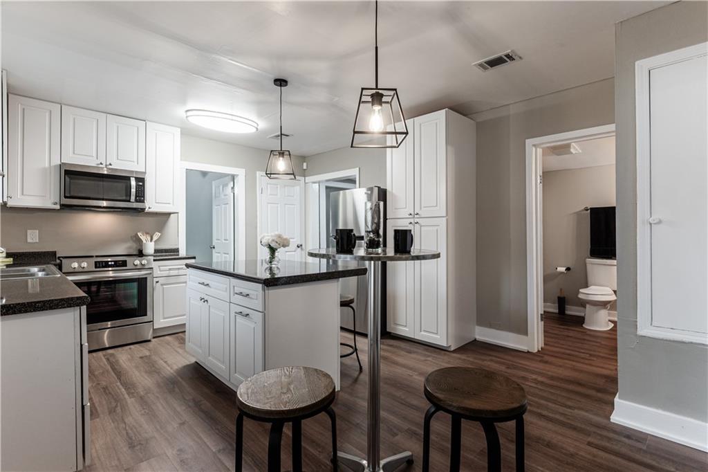 122 Haig Street W