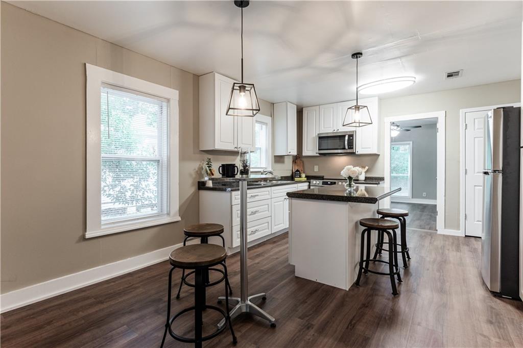 122 Haig Street W