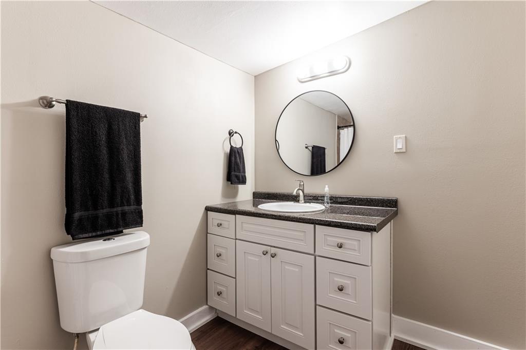 122 Haig Street W