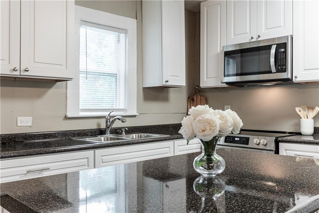 122 Haig Street W