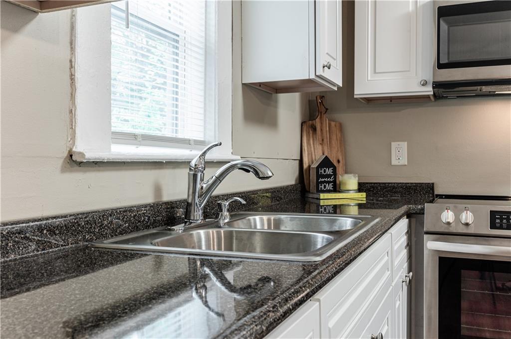 122 Haig Street W