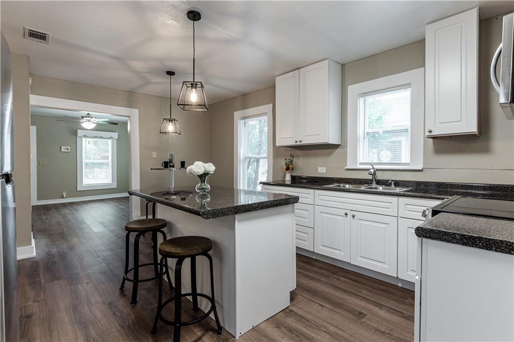 122 Haig Street W