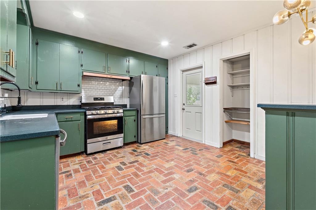 416 Durande Drive