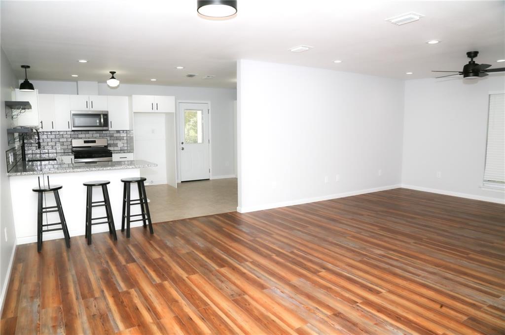 271 Lakeview Drive