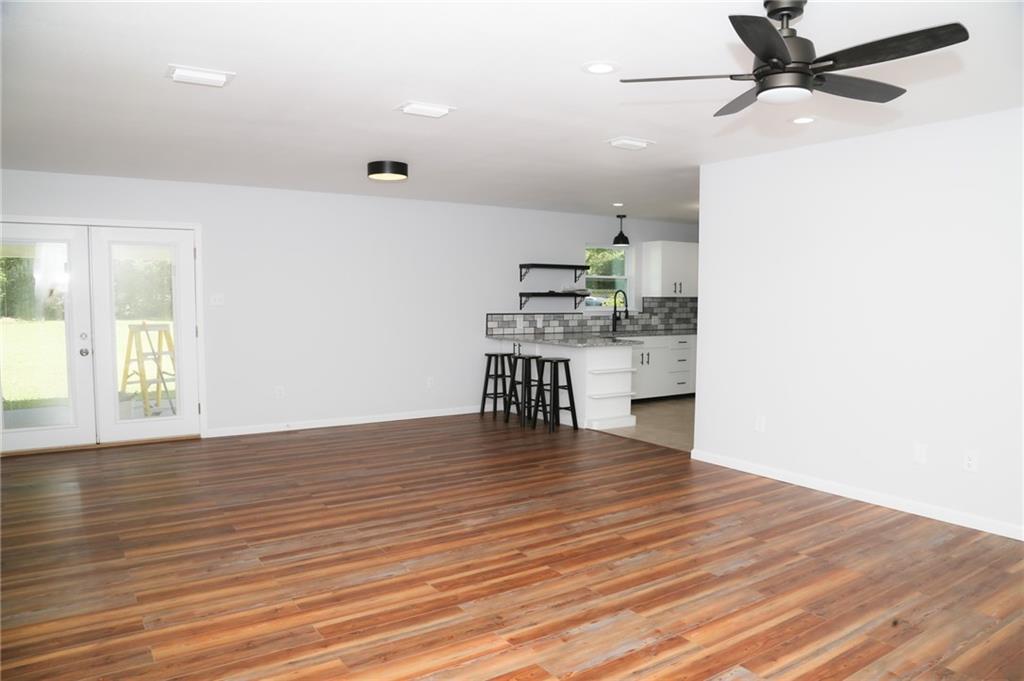 271 Lakeview Drive