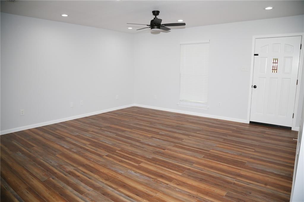 271 Lakeview Drive