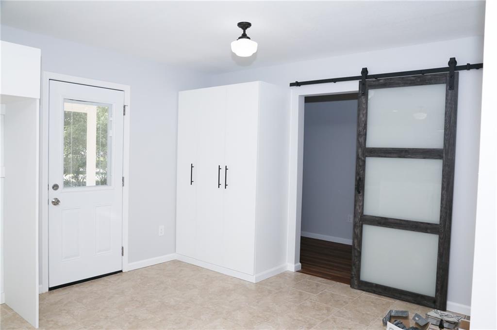 271 Lakeview Drive
