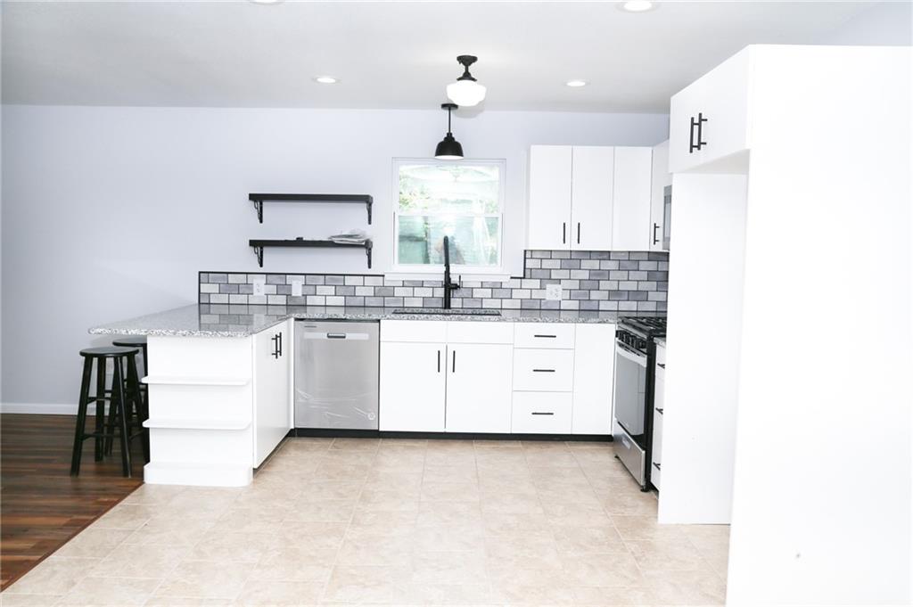 271 Lakeview Drive
