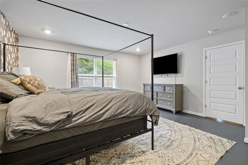 6110 Stream Bank Drive