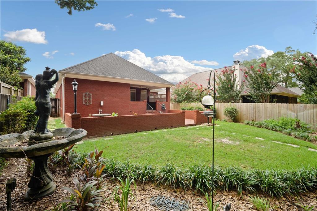 715 Natchez Trail Court