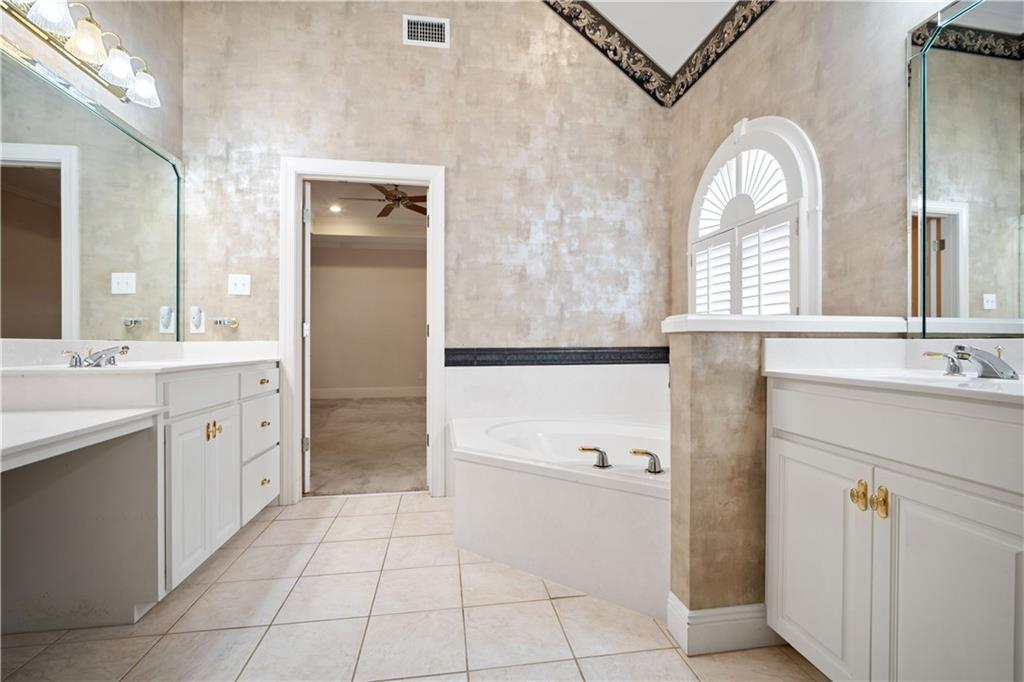 715 Natchez Trail Court