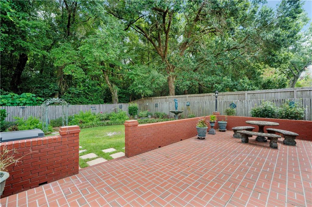 715 Natchez Trail Court