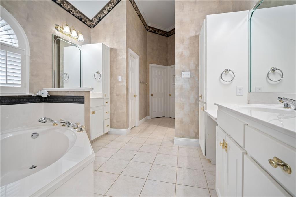 715 Natchez Trail Court