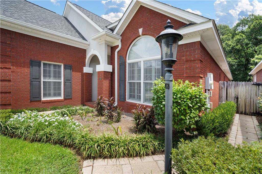 715 Natchez Trail Court