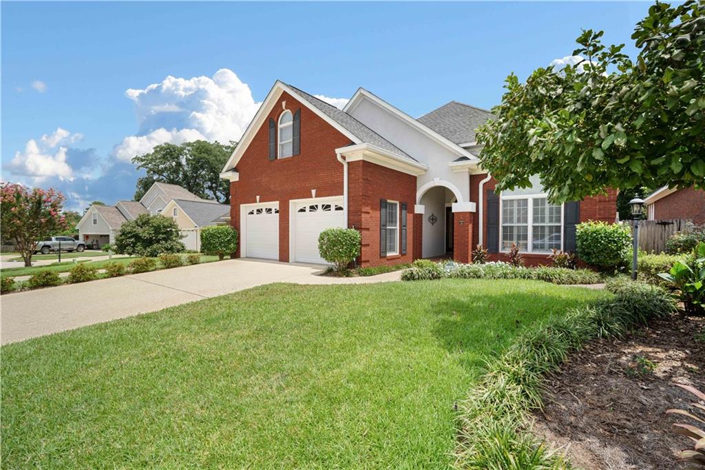 715 Natchez Trail Court