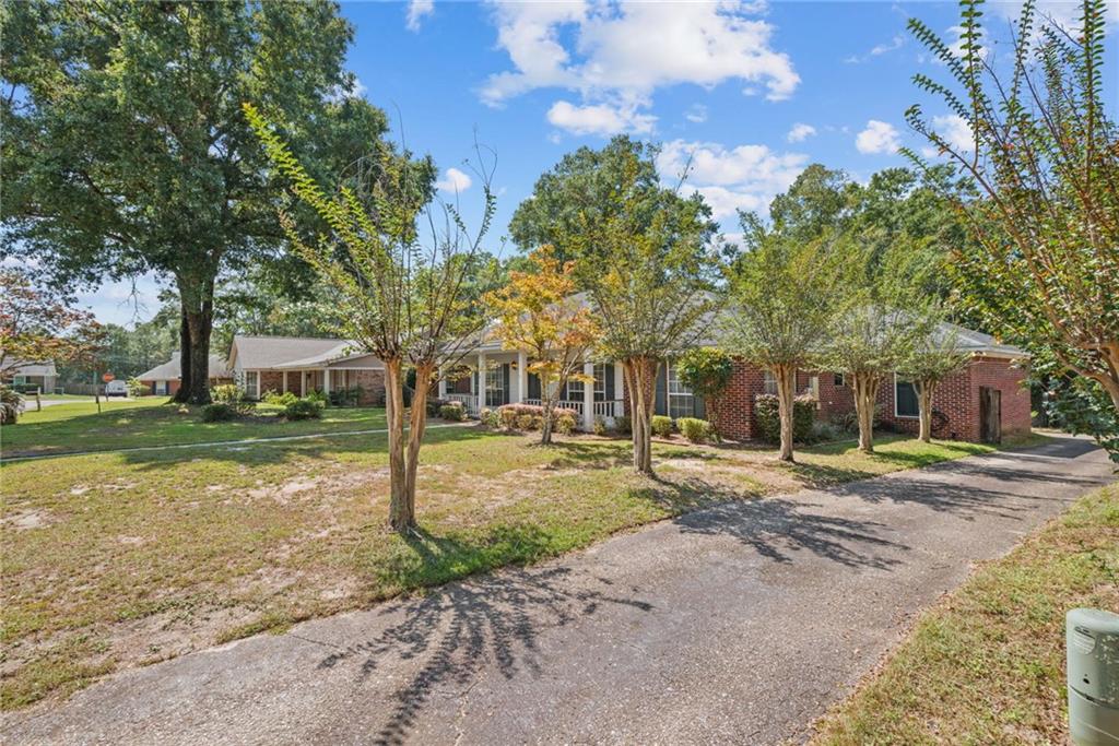 1340 Wellsley Court