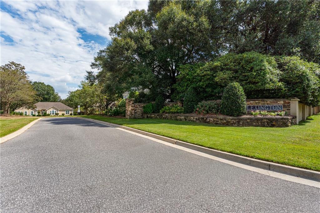 6758 Stoneridge Court, Mobile