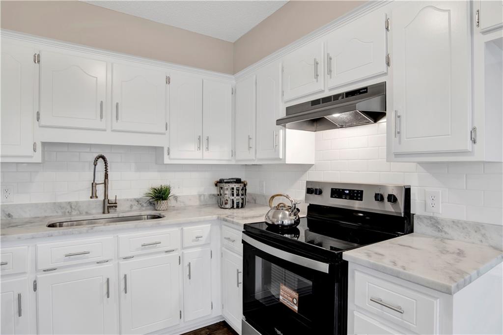 9395 Settlers Circle