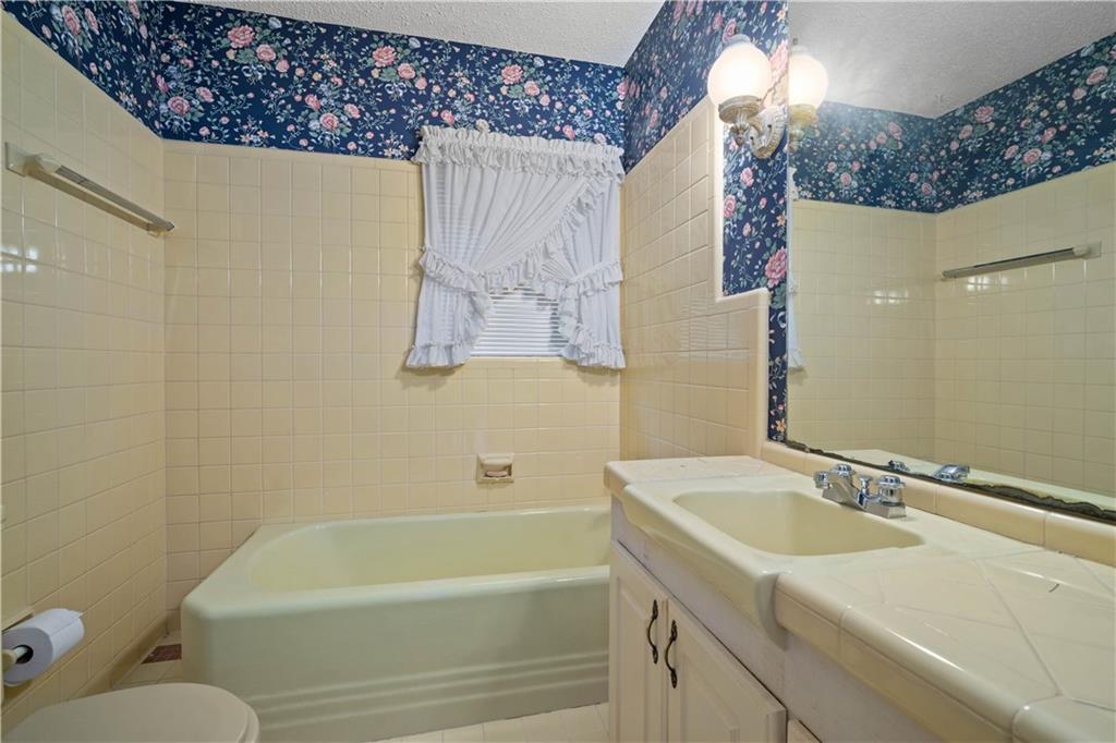 407 Ridgecrest Court