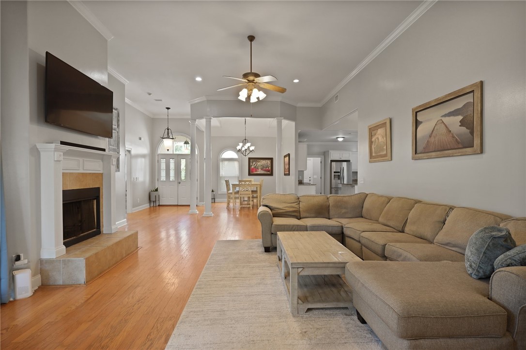 120 Simonton Way