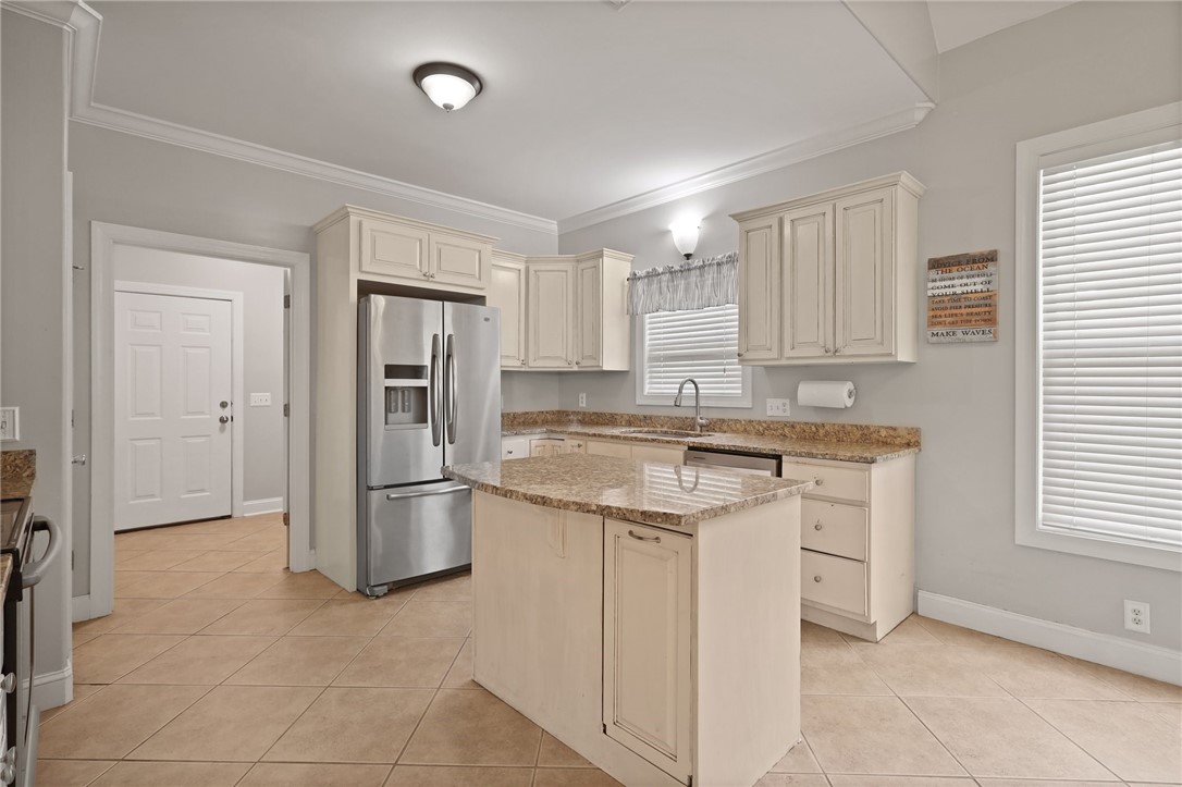 120 Simonton Way