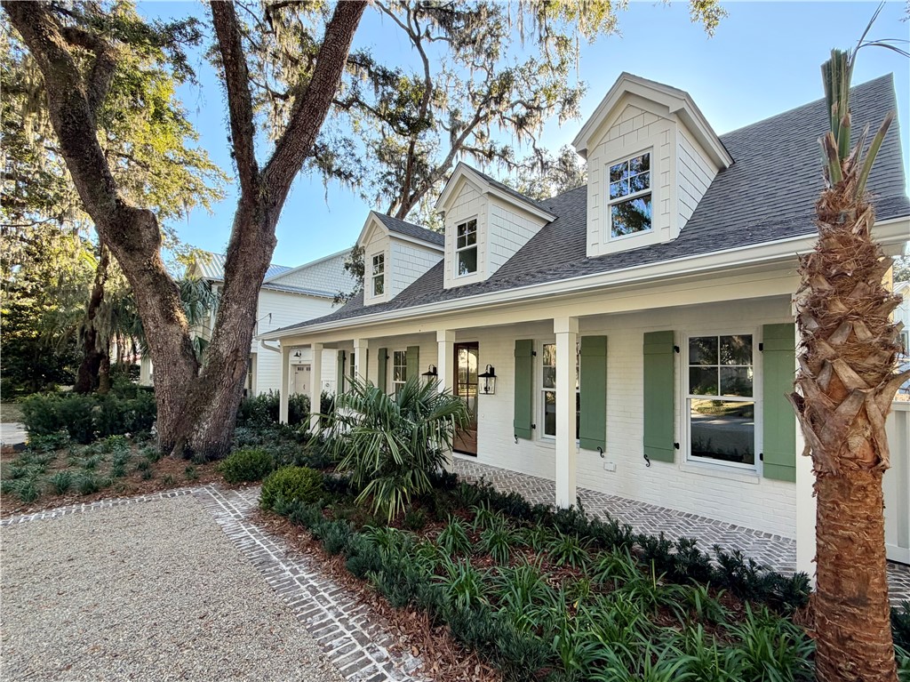 1035 Village Oaks Lane