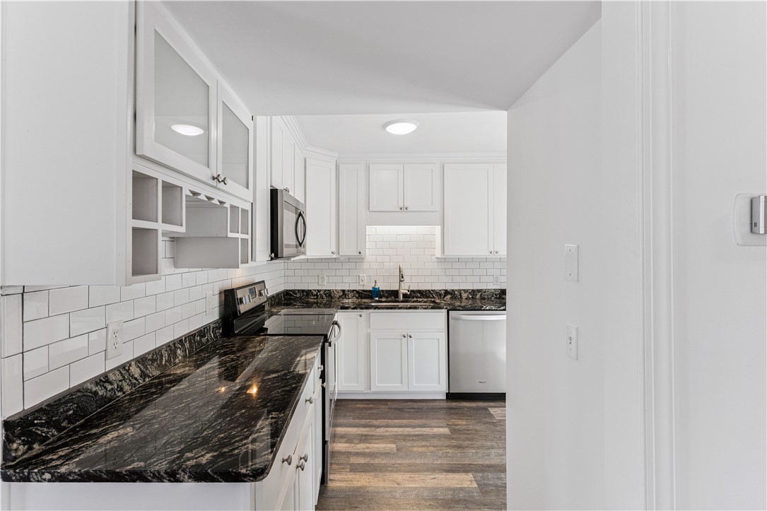 801 Mallery Street E