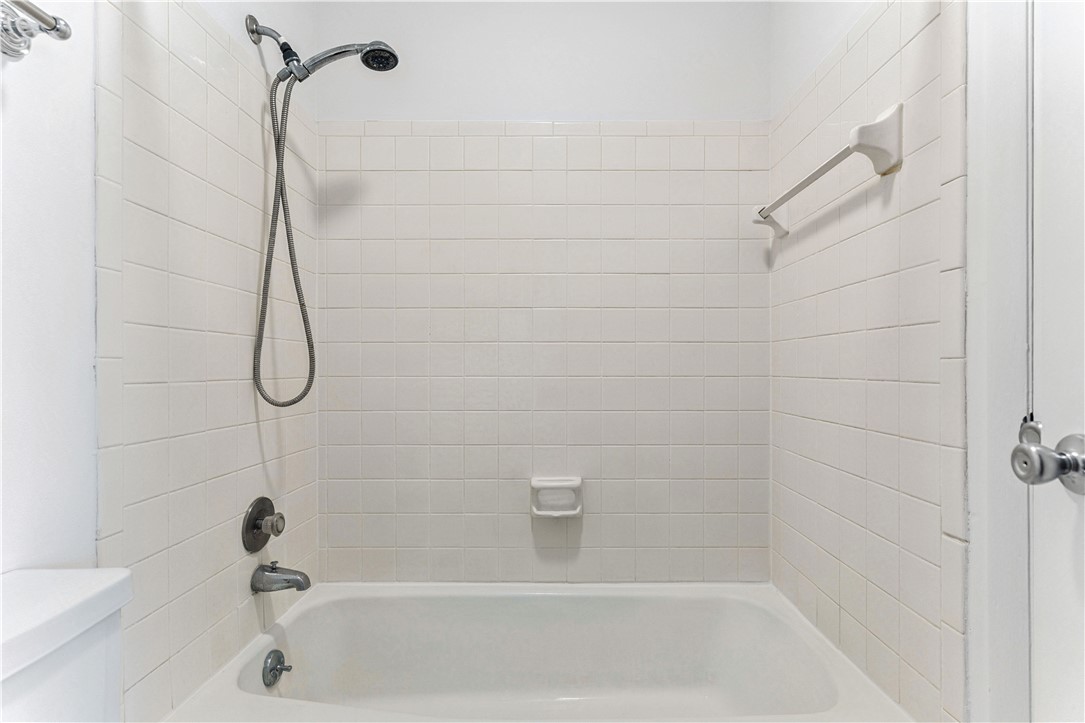 801 Mallery Street E