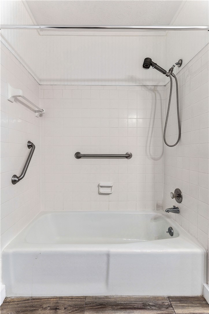 801 Mallery Street E