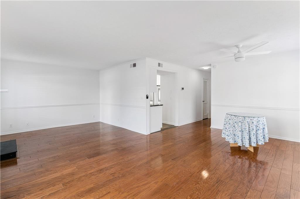 801 Mallery Street E