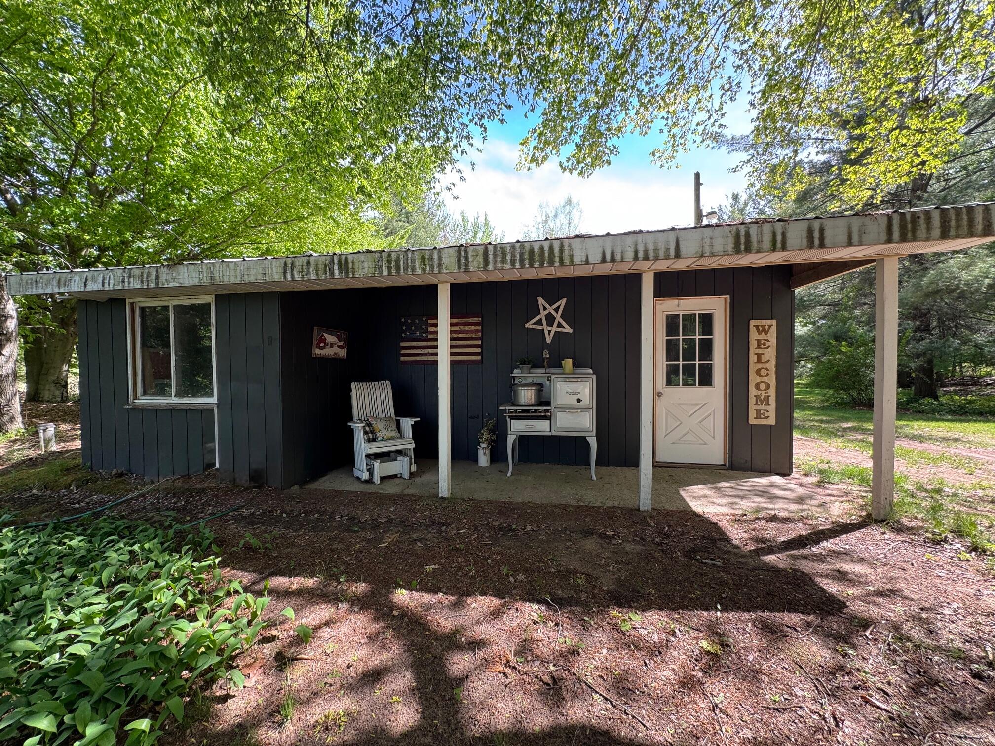 9398 3 Mile Road