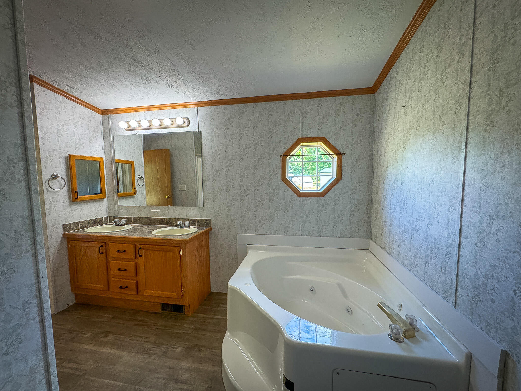4483 Meadowbrook Lane