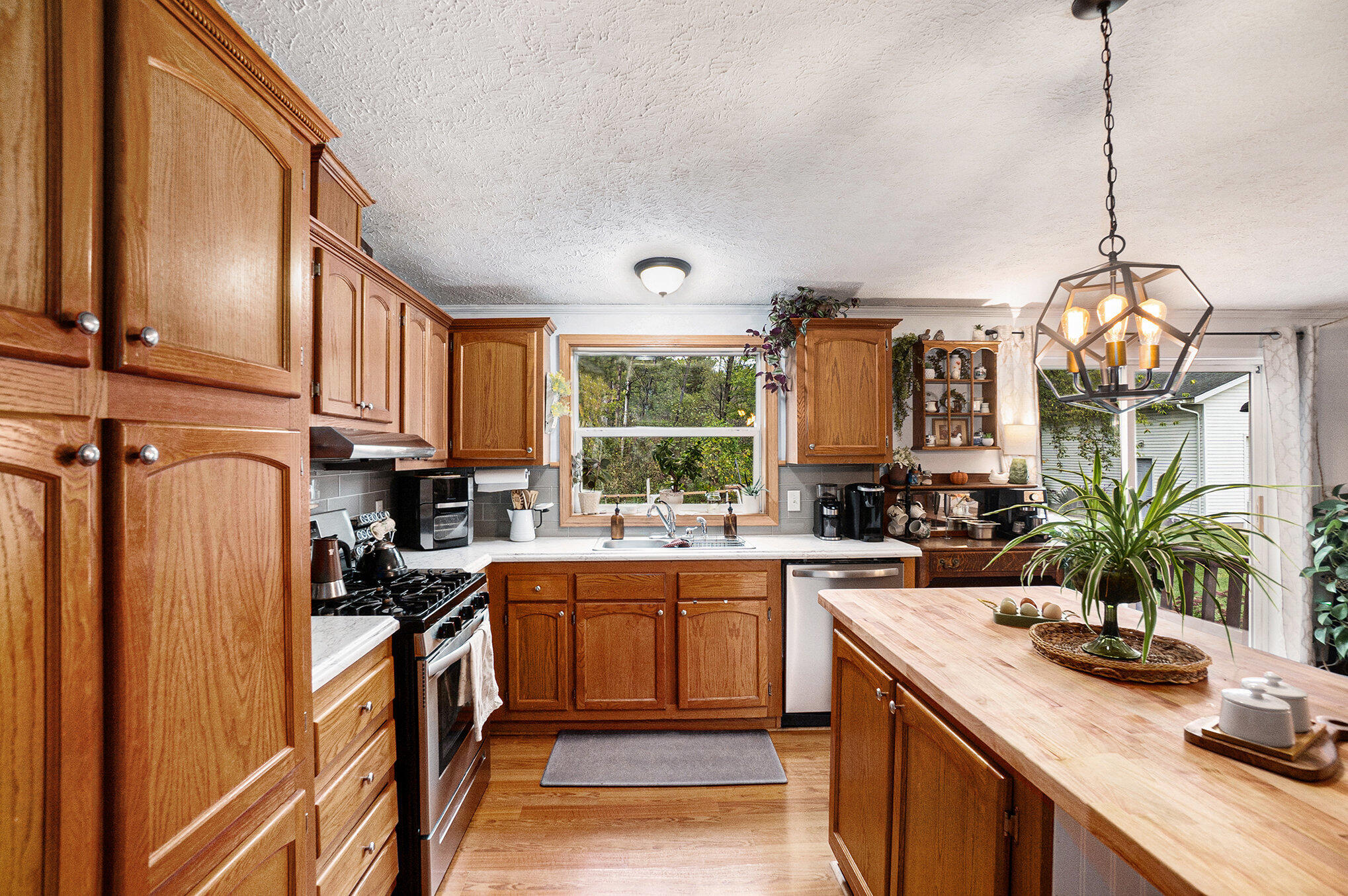 5735 W 100th Street