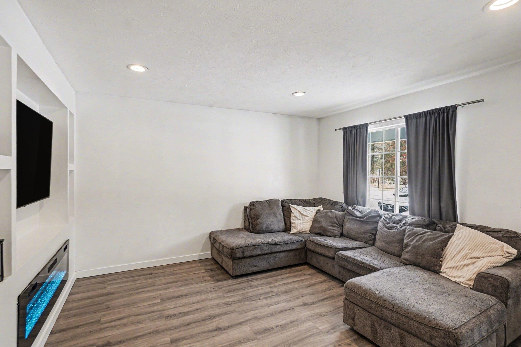 6446 Automobile Road
