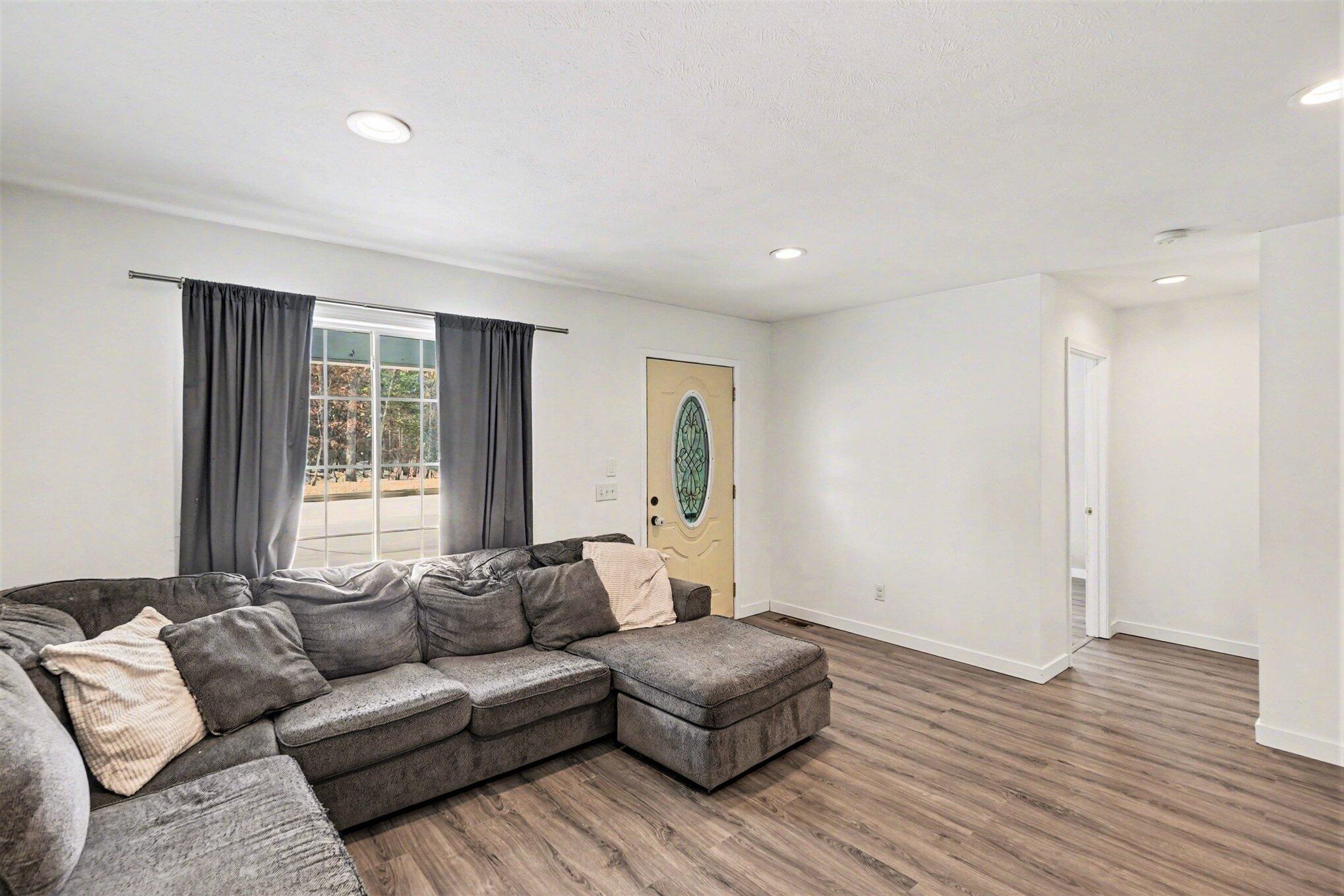 6446 Automobile Road