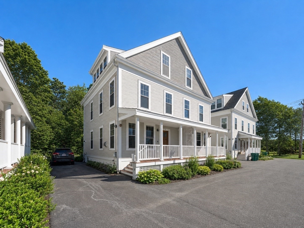 6 Honora Ln # 6