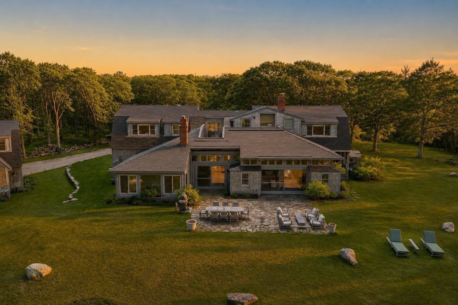 19 Locust Ln