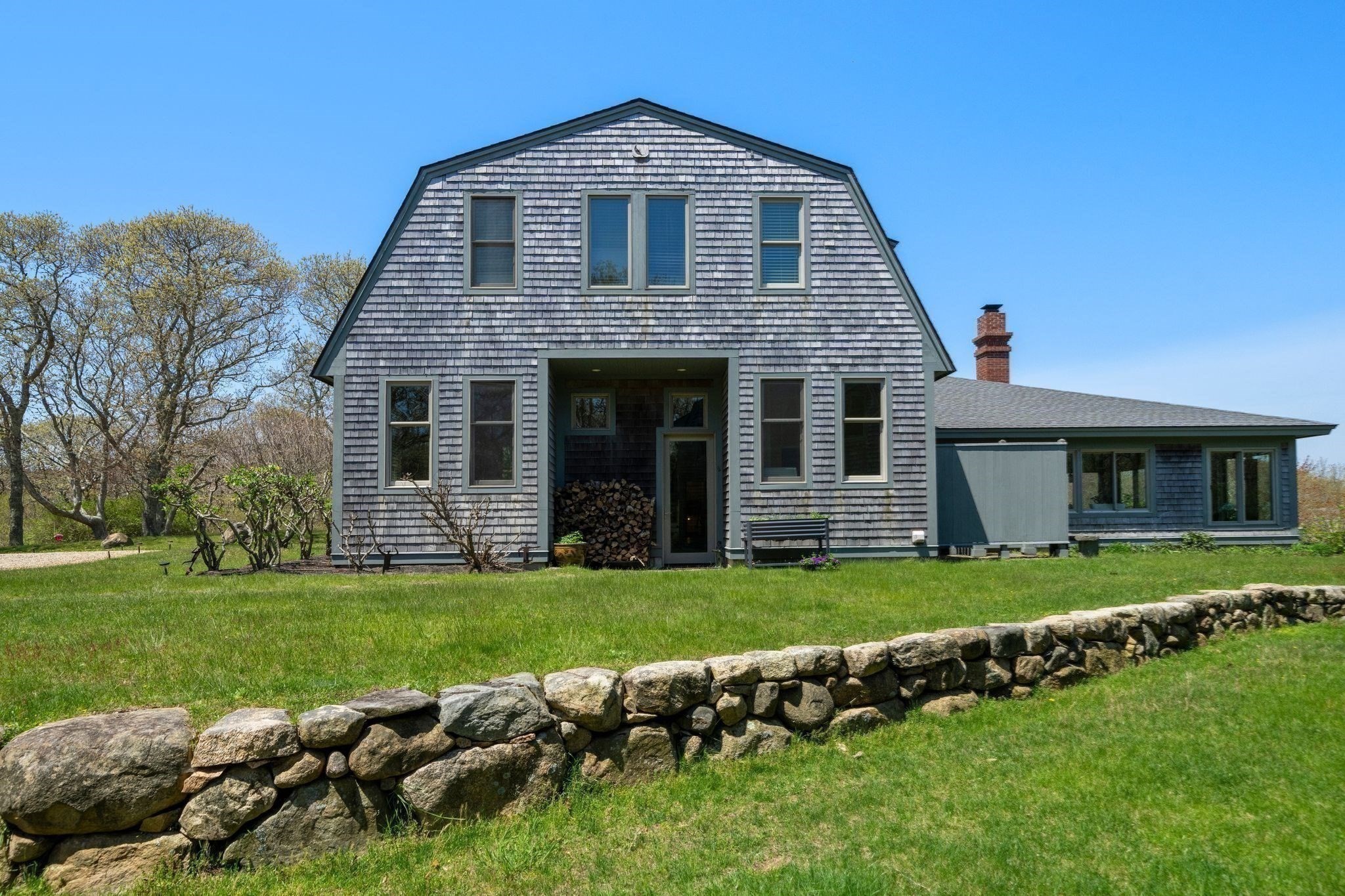 19 Locust Ln