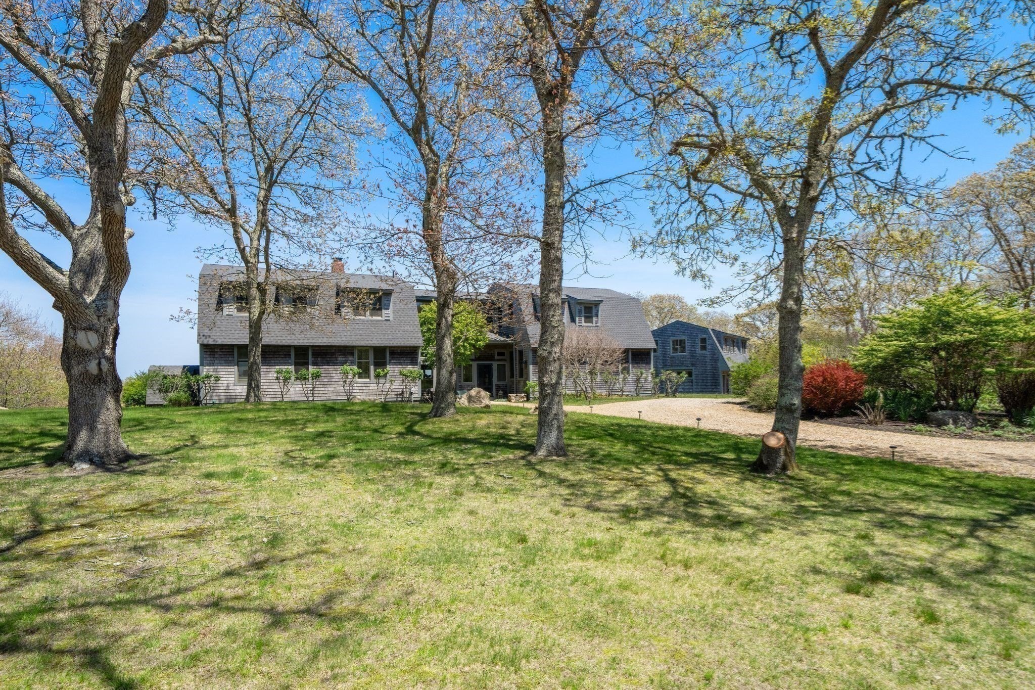19 Locust Ln