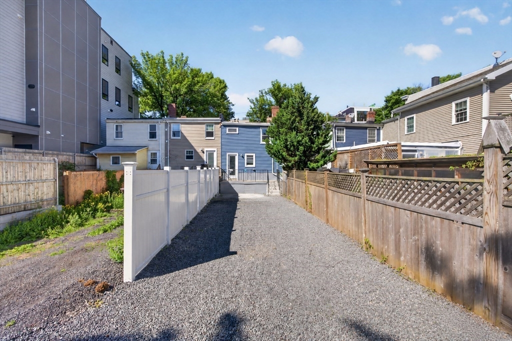 31 Everett St
