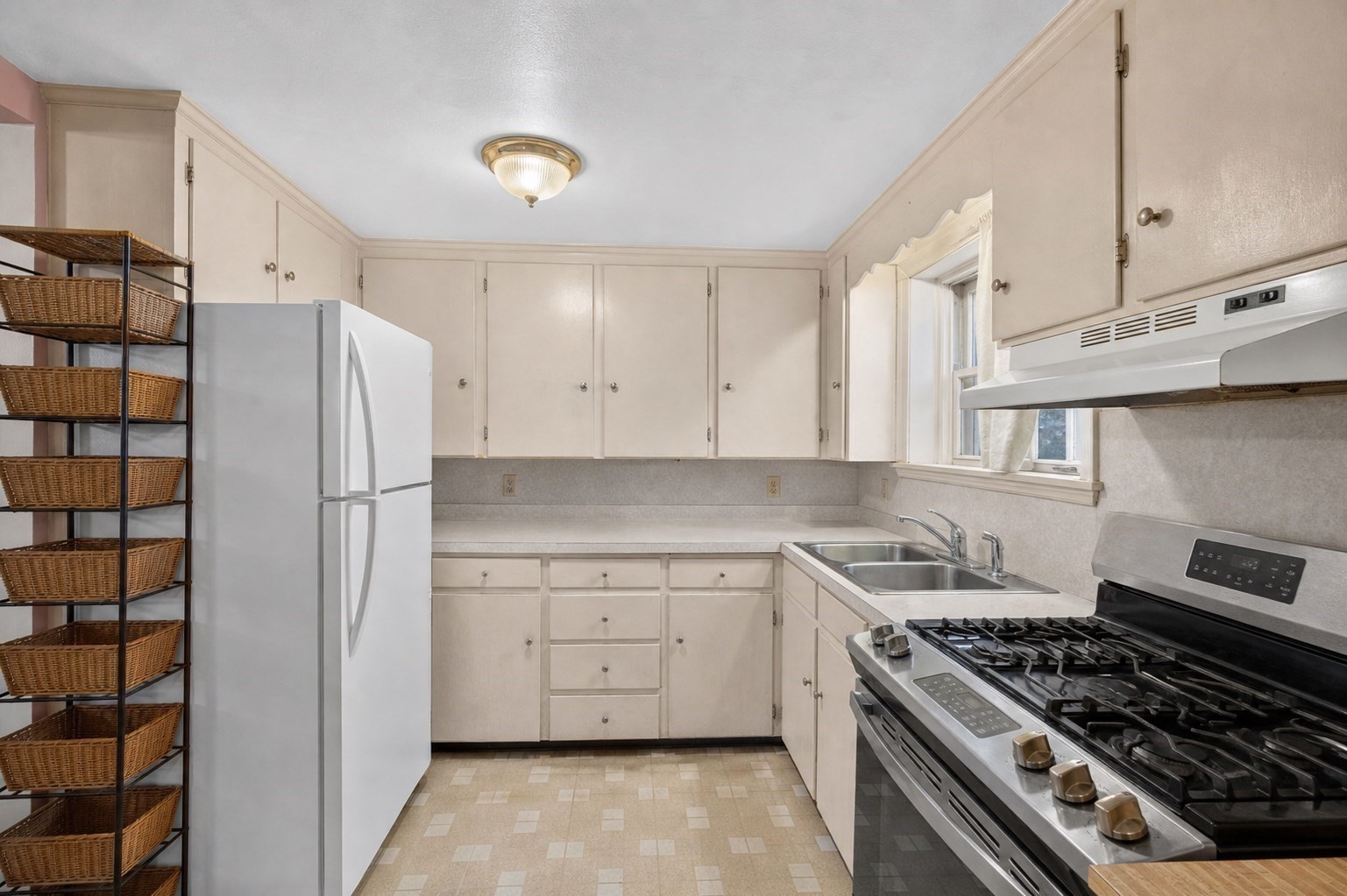 328-330 Cabot St