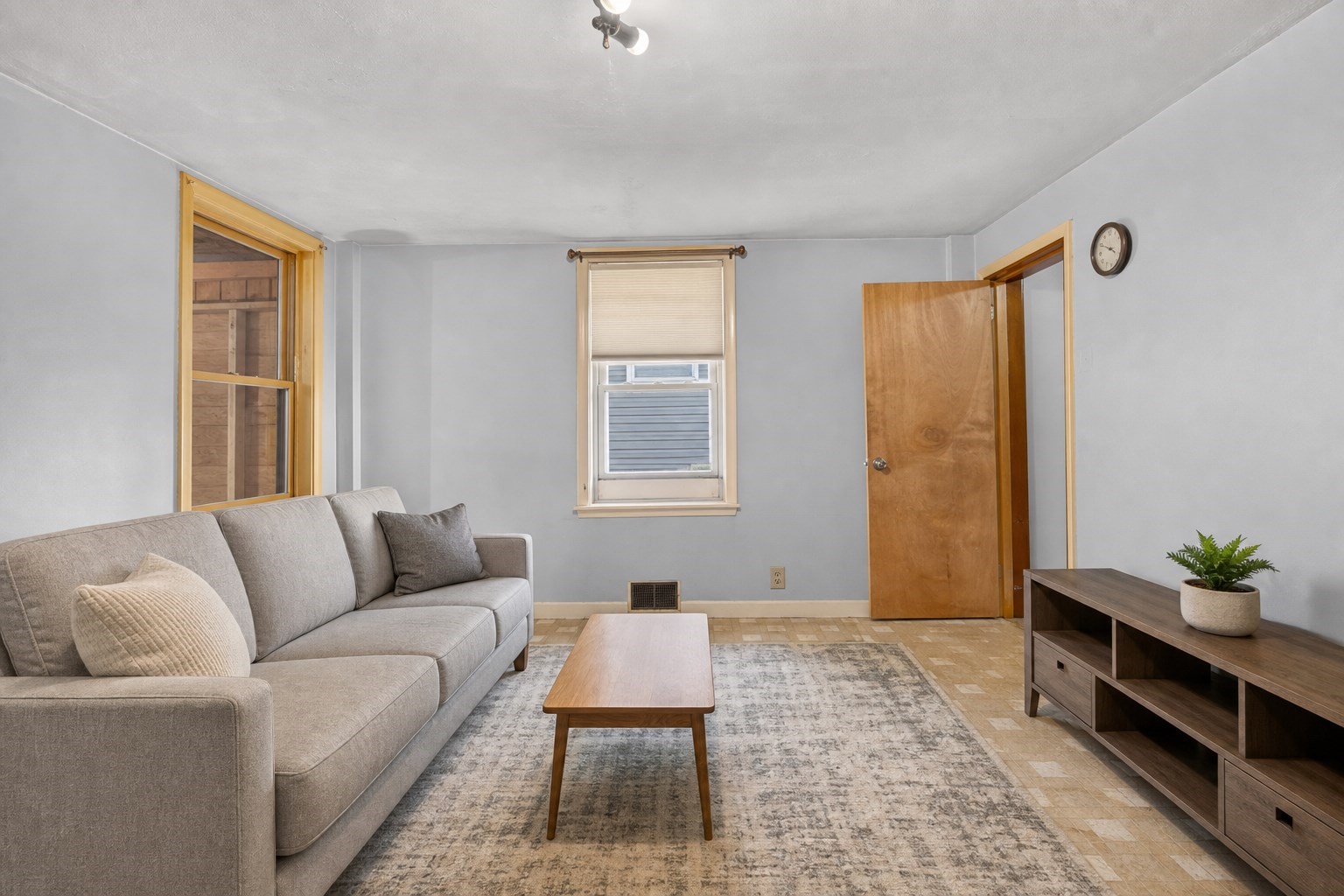 328-330 Cabot St