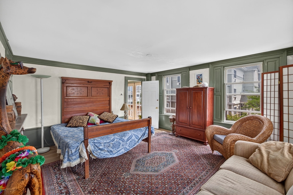 328-330 Cabot St
